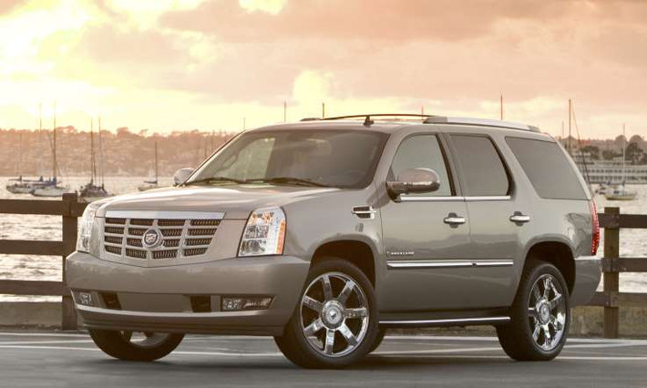 Cadillac Escalade lọt top xe đáng tin cậy nhờ thiết kế với độ ổn định cao, lực kéo tốt và ABS cho độ an toàn tốt hơn. Ngoài ra, xe còn được trang bị bộ phanh Assist và hệ thống phân phối lực phanh tiêu chuẩn.