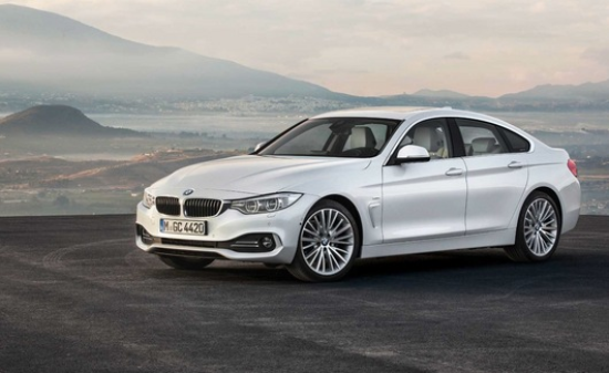 BMW 3 Series xDrive 2015: BMW 3 Series sở hữu các tính năng đáp ứng mọi mong muốn của người dùng về một mẫu sedan sang trọng lý tưởng. Hệ thống điều khiển lái mang đến cho người dùng những trải nghiệm thoải mái và “sướng” nhất. Các phiên bản truyền động đến các bánh (gọi là xDrive) sử dụng 2 loại động cơ: động cơ 2.0 lít turbo 4 xi-lanh hoặc động cơ 3.0 lít turbo 6 xi-lanh.