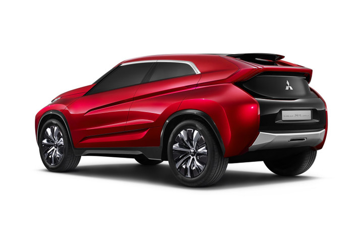 Ngoài ra, kích cỡ xe cũng cao, to hơn theo kiểu xe SUV.