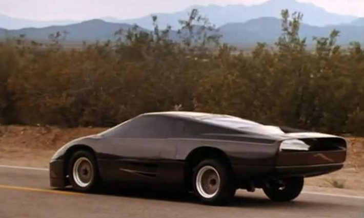 Dodge M4S Turbo trong phim "Wraith". Trong bộ phim chủ đề xe hơi vô cùng hấp dẫn này, sức mạnh khủng 500 mã lực của M4S Turbo đã được tận dụng triệt để, mang lại sự thích thú cho người xem qua vô số các cảnh quay đẹp mắt.