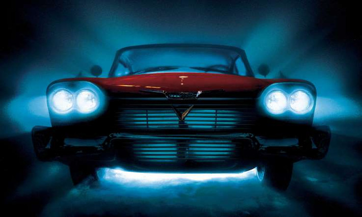 Plymouth Fury trong phim "Christine" (1983). Rất nhiều người đã nhận xét, đây là bộ phim về một chiếc xe khát máu. Tuy nhiên, thực chất đây lại là một câu chuyện tình yêu của cậu bé và chiếc xe Plumouth Fury.