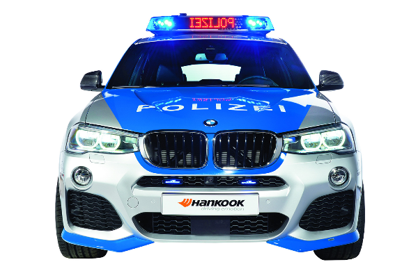 AC Schnitzer còn cho biết, trong vòng 17,5 giây, xe có thể nâng tốc độ từ 80 km/h lên đến 180 km/h. Hệ thống treo của xe cũng được điều chỉnh. Theo đó, bộ lò xo giảm xóc phía trước của xe thấp hơn của X4 nguyên bản khoảng 30mm và bộ lò xo phía sau thấp hơn 25mm.
