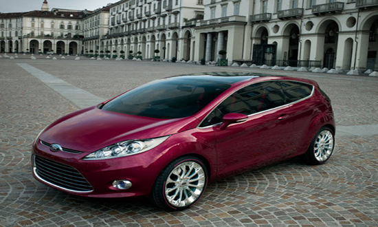 Ford Fiesta: Xe không chỉ sở hữu ngoại hình đẹp mắt mà còn có động cơ 1.0L cao cấp. Nếu so với giá trước đây thì nếu mua xe ở thời điểm hiện tại người mua sẽ tiết kiệm được khoảng 170 triệu đồng.