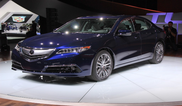 Dự kiến năm 2015, Acura sẽ giảm giá khởi điểm và bổ sung tùy chọn cho TLX. Hiện xe có hai phiên bản, một được trang bị công suất 206 mã lực, động cơ 4 xi lanh 2.4L 8 cấp, một được trang bị công suất 290 mã lực, động cơ tự động 3.5l V6 9 kỳ.