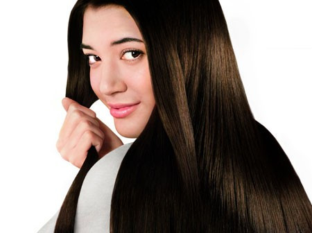 Đậu phụ dưỡng tóc. Keratin là một loại protein - một trong những thành phần chính của tóc. Do đậu phụ rất giàu protein nên nó giúp tóc phát triển khỏe mạnh. Không cần sử dụng chi phí lớn, chỉ cần ăn đậu phụ và uống đậu nành điều độ là bạn đã có phương pháp chăm sóc tóc khỏe mạnh khoa học mà không hề tốn kém.