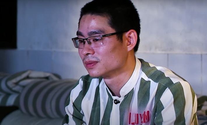 Chia sẻ về gia đình, Luyện nói: “Thường thường thì gia đình em nó hơi hơi nhạt nhẽo, không được như gia đình khác. Tình yêu của bố mẹ dành cho em rất nhiều nhưng có lẽ em không cảm nhận được. Có thể là cách biểu đạt của họ không giống với cái mong muốn trong tâm lý của em.” (Ảnh cắt từ clip Truyền hình Quốc hội)