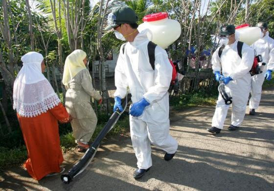 Nhóm chuyên gia kiểm soát dịch bệnh của Nhật Bản đang bắt đầu công việc ủa họ để ngăn chặn căn bệnh sốt rét bùng phát thành dịch ở Sumatra, Indonesia.