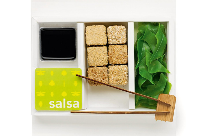 Poster ảnh chụp đồ ăn nhẹ với châu chấu tại nhà hàng Eat Ento.