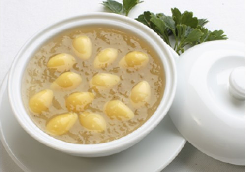 Cật dê: Bạch quả 10-15 g, cật dê 1 quả, thịt dê 50 g, gạo nếp 50 g, hành 1 củ nhỏ. Gạo nếp và bạch quả vo sạch, nấu với 3/4 lít nước cho đến khi cháo rền. Chẻ dọc quả cật, lột sạch tuyến mỡ tanh, cắt nhỏ. Hành tím và thịt dê bằm nhỏ. Cháo nhừ, cho hành tím, cật dê, thịt dê vào nấu vừa chín, nêm muối cho vừa miệng. Ăn vào buổi sáng và buổi chiều.