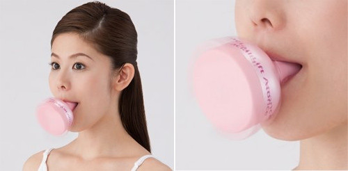 Máy massage miệng. Chiếc máy này rất dễ sử dụng. Mỗi ngày 3 lần bạn đưa chiếc máy nhỏ xinh vào miệng và khởi động. Máy có 4 cấp độ rung lắc, sẽ giúp bạn tập thể dục cho vùng miệng được hiệu quả nhất. Các nhà sản xuất ví von việc bạn sử dụng chiếc máy này giống như đang khiến vùng miệng phải tập chạy maratong.