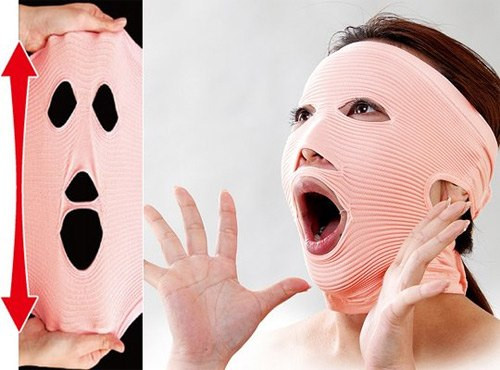 Mặt nạ ninja. Loại mặt nạ giống như màng che mặt của các ninja thời xưa được làm từ chất liệu thun cao cấp, có độ co giãn cao. Các nhà sản xuất khuyến cáo bạn nên đeo kiểu mặt nạ này mỗi ngày chỉ 5 phút, và nó cũng giống như bạn đang bỏ chút thời giờ để tập thể dục cho khuôn mặt. Loại mặt nạ này đàn hồi tốt, khiến da mặt của bạn được kéo giãn theo hướng lên trên, ngăn chặn tình trạng da bị chảy xệ.