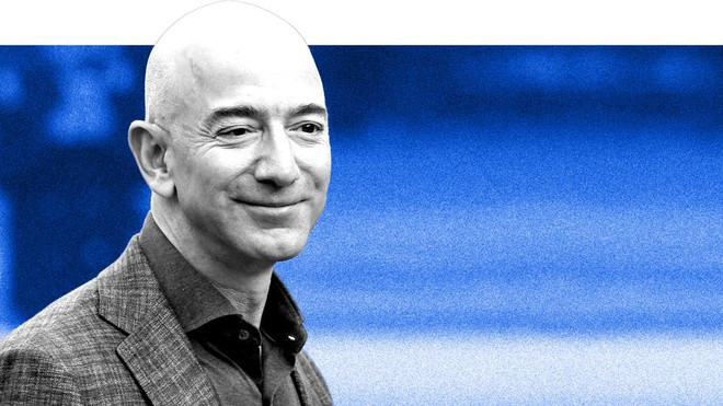 1. Jeff Bezos (Tài sản tăng thêm từ 3/11/2016: 121 tỷ USD): Khi Tổng thống Donald Trump đắc cử vào tháng 11/2016, người sáng lập Amazon Jeff Bezos vừa vượt qua tỷ phú Warren Buffett thành người giàu thứ hai tại Mỹ. 4 năm qua, tài sản của ông đã tăng thêm 121 tỷ USD lên 189 tỷ USD nhờ giá cổ phiếu Amazon tăng hơn 300%. Nếu không có vụ ly hôn đắt đỏ nhất lịch sử với vợ cũ MacKenzie Scott, tài sản của ông hiện tại có thể lên tới 250 tỷ USD.