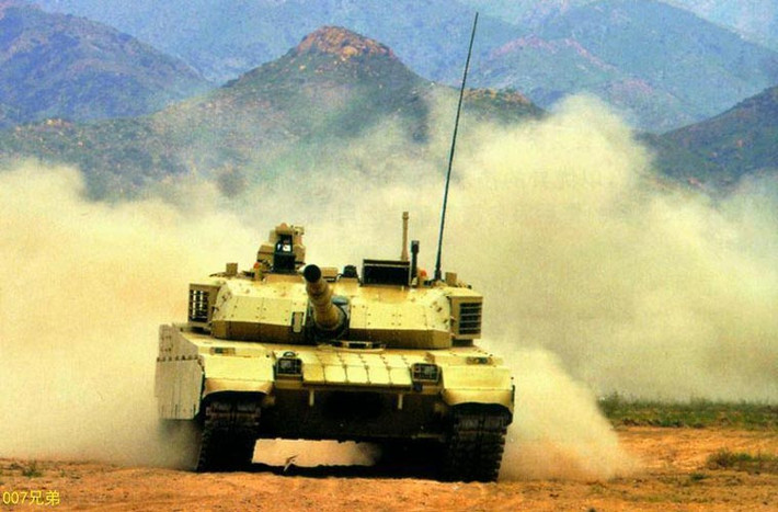 Thông tin về mẫu xe tăng chiến đấu chủ lực mới VT-4 dành cho xuất khẩu của Trung Quốc đang thu hút sự quan tâm khá đặc biệt từ cộng đồng mạng nước này.