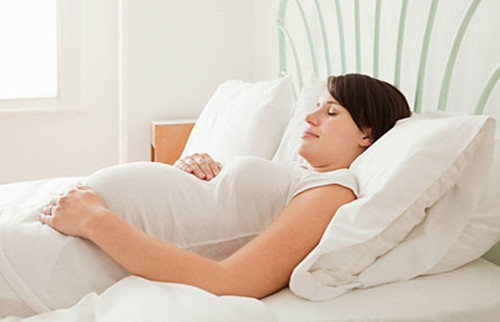 Khi bị thai trứng, có thể xảy ra các biến chứng nguy hiểm như băng huyết: sảy trứng gây băng huyết, nguy hiểm đến tính mạng thai phụ.