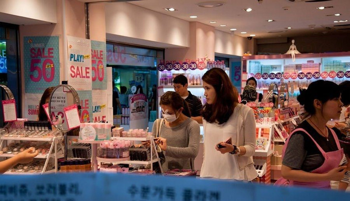Đa số những người sống trong khu căn hộ cao cấp Gangnam, Seoul cho rằng họ sẽ định hình lại tất cả các phần cơ thể của họ như mắt, mũi, cằm...để có được vẻ đẹp hoàn hảo.