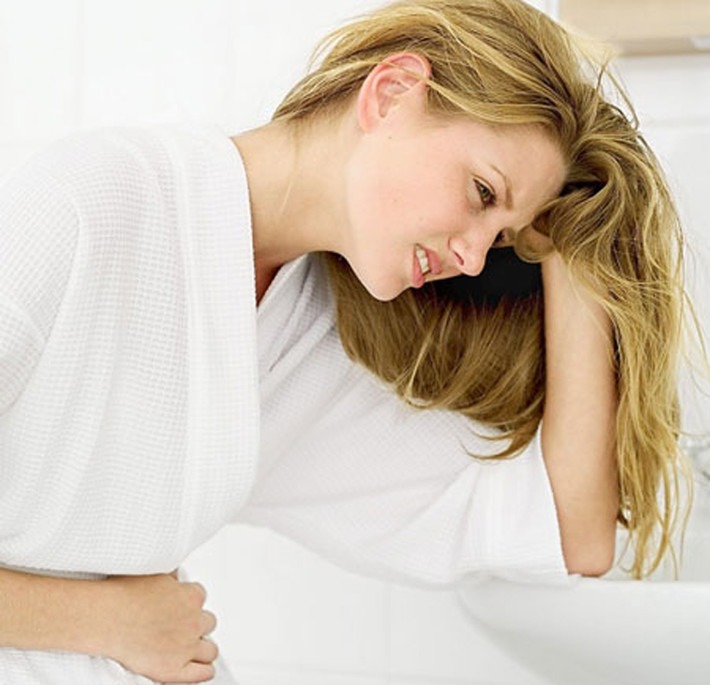 Đáng chú ý là, phụ nữ hay nhầm nó với các bệnh phụ khoa thông thường và tự ý mua thuốc về điều trị. Lời khuyên bác sĩ đưa ra là nếu cảm thấy đau xương chậu hoặc đau bụng kéo dài hơn hai tuần thì cần nhanh chóng đi khám.