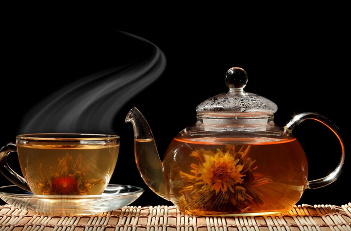 Để đưa ra được kết luận trên, Reza Malekzadeh và các cộng sự đến từ Đại học Y Tehran đã tiến hành nghiên cứu thói quen uống trà của hơn 300 người được chẩn đoán ung thư thực quản và 571 người khỏe mạnh trong một khu vực dân cư tỉnh Golestan, miền bắc Iran.