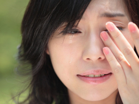 Cảm xúc. Bất cứ ai cũng cần tới cảm xúc, nhưng người phụ nữ quyến rũ sẽ biết đặt tình yêu của họ vào những việc làm dù nhỏ nhất như nấu ăn, nghe nhạc… luôn khiến đàn ông phải xúc động.