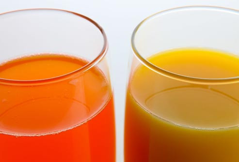 Nước ép trái cây tích hợp nhiều vitamin và chất chống oxy hóa, nhưng tiếc là hầu hết các nước ép đều có chứa đường hóa học, thậm chí còn cao hơn trong soda có thể phá hủy men răng của bạn.