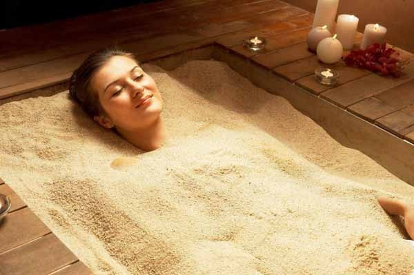 Cát còn được tin rằng có tác dụng làm đẹp da cho phái nữ.