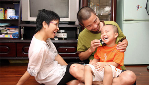 Mối tình kéo dài và cái kết có hậu bằng cậu con trai kháu khỉnh không giúp hai tâm hồn nghệ sĩ đồng cảm và chia sẻ với nhau nhiều hơn. Họ lặng lẽ bước ra khỏi cuộc sống của nhau và chọn cách im lặng để không làm người kia thêm tổn thương. Dù chia tay khá lâu, nhưng cả Công Lý và Thảo Vân vẫn lẻ bóng.