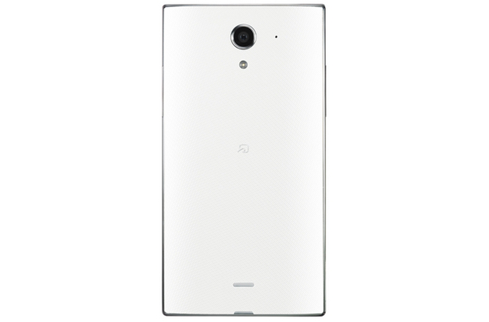 Crystal X có camera trước 1,2MP và camera sau 13MP kèm đèn flash LED.