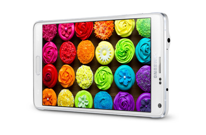 Galaxy Note 4 là smartphone có màn hình hiển thị tốt nhất. Khi ra mắt, chiếc phablet đầu bảng này của Samsung nhận được rất nhiều đánh giá cho rằng màn hình Note 4 là tuyệt nhất ở thời điểm hiện tại. Theo thử nghiệm của DisplayMate, màn hình của Note 4 hiển thị màu chính xác nhất.