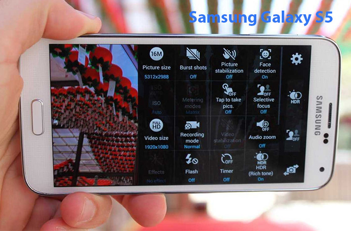 Samsung Galaxy S5 (2,5 giây): Thường bị chỉ trích bởi giao diện TouchWiz hơi chậm, Galaxy S5 thực tế lại chứng tỏ là khá nhanh trong khoản chụp hình "lẹ": chỉ cần 2,5 giây là xong.