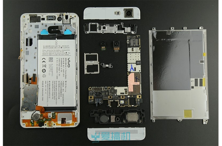 Gần như toàn bộ những gì có bên trong Vivo X5 Max đã được phơi bày trước ánh sáng.