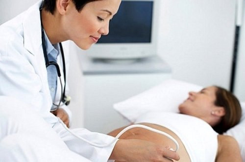 Áp lực lên tim. Sinh con sẽ tạo ra áp lực rất lớn đến tim của người mẹ. Hơn nữa, hormone estrogen bảo vệ tim ở độ tuổi này đang yếu dần...