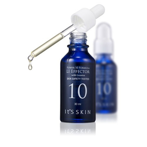 Bước 4: Áp dụng tinh chất ampoule (một loại dung dịch giàu vitamin) nhằm làm chậm quá trình lão hóa, tăng lượng collagen, làm mờ các vết thâm trên da.
