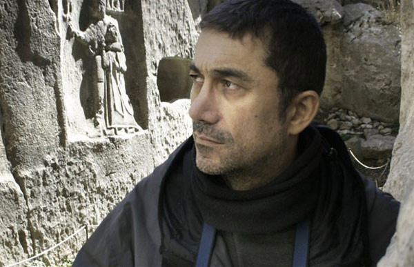 "Winter Sleep" là một bộ phim của Thổ Nhĩ Kỳ, đạo diễn Nuri Bilge Ceylan với dàn diễn viên chính là Haluk Bilginer, Demet Akbag, Melisa Sozen. Đến nay, nhà sản xuất phim gần như không được tiết lộ thông tin về bộ phim càng khiến gợi tò mò của khán giả.
