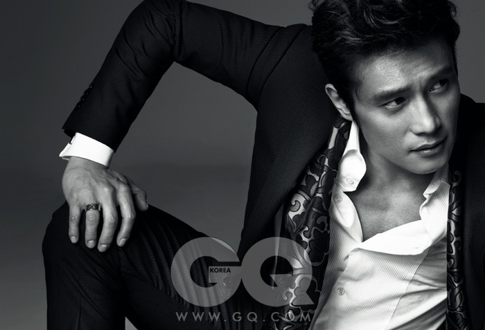 Hình ảnh người đàn ông lịch lãm của Lee Byung Hun từng bị lung lay sau khi một cô gái tên Kwon Mi Yeon đâm đơn kiện vì tội lừa tình. Kwon Mi Yeon cho biết, cô từng là bạn gái của anh suốt một thời gian dài. Khi đó, Lee Byung Hun vì muốn “lên giường” với cô nên đã hứa hẹn sẽ kết hôn, nhưng sau nhiều lần qua đêm với nhau, anh chia tay mà không giải thích một lời, khiến cô vô cùng đau khổ.