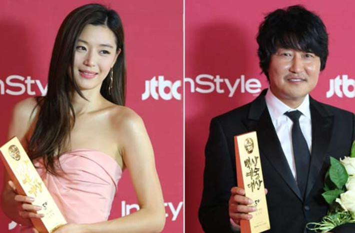 Jun Ji Hyun và Song Kang Ho là hai diễn viên giành giải cao nhất trong hạng mục truyền hình và điện ảnh của lễ trao giải Baeksang Arts Awards lần thứ 50. Giải thưởng đánh dấu sự trở lại đầy ngoạn mục của nữ diễn viên 32 tuổi sau 15 năm vắng bóng trên màn ảnh.