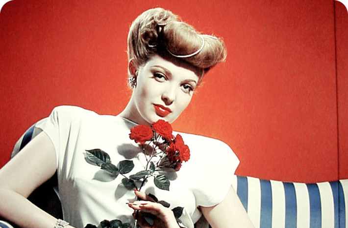 Ngôi sao điện ảnh nổi tiếng những năm 1940, Linda Darnell bị chết cháy tại nhà một người bạn ở Glenview, Illinois vào ngày 10/4/1965. Nữ diễn viên 41 tuổi bị bỏng hơn 80% cơ thể và chết một ngày sau khi nhập viện.