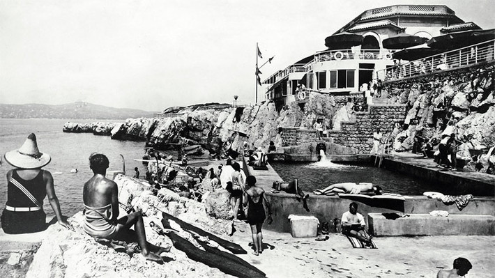 Bể bơi khách sạn chụp ngày 29/8/1933.