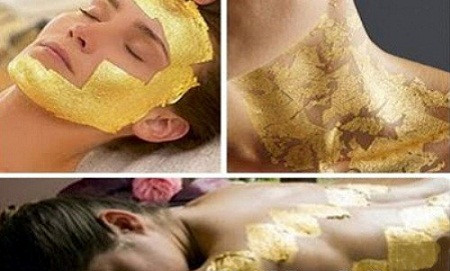 Không chỉ dùng vàng làm trắng da mặt, nhiều chị em còn dùng vàng đắp mặt nạ cơ thể.