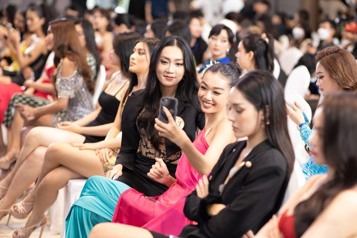 Vòng sơ khảo cuộc thi diễn ra tại TP.HCM thu hút dàn thí sinh đông đảo. Phần lớn các người đẹp đều có sự chuẩn bị kỹ lưỡng từ trang phục tới kỹ năng.