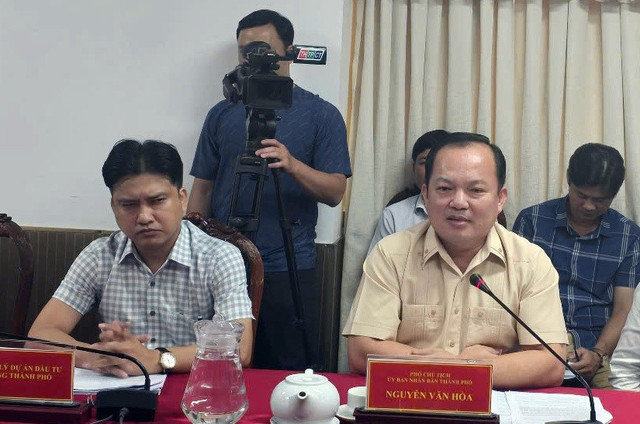 Ông Nguyễn Văn Hòa, Phó Chủ tịch UBND TP Cần Thơ cam kết tháo gỡ khó khăn, vướng mắc của hai dự án. 33.jpg