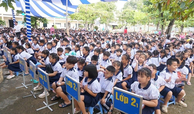 Học sinh Trường Tiểu học Tân An trong buổi khai giảng năm học mới. 2.jpg