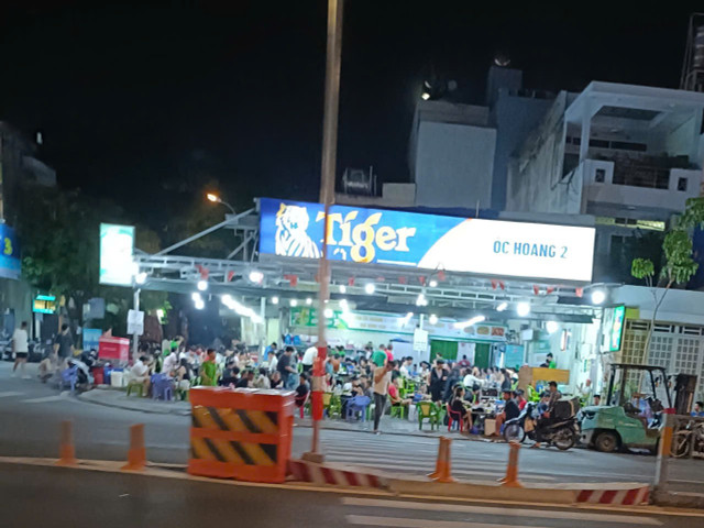 Sau ngày 1/7/2025, chính quyền cấp phường giữ vai trò quan trọng nhất trong việc đảm đảm trật tự đô thị, xử lý nghiêm các hành vi lấn chiếm vỉa hè. quan-an-04.jpg
