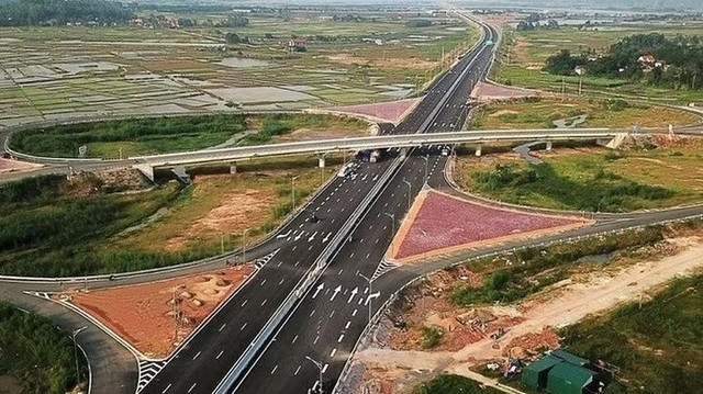 Tháo gỡ 4 Dự án cao tốc đoạn Hòa Liên - Túy Loan, Quảng Ngãi - Hoài Nhơn, Hoài Nhơn - Quy Nhơn và Quy Nhơn - Chí Thạnh, bảo đảm hoàn thành trong năm 2025 - Ảnh minh họa. 4.jpg