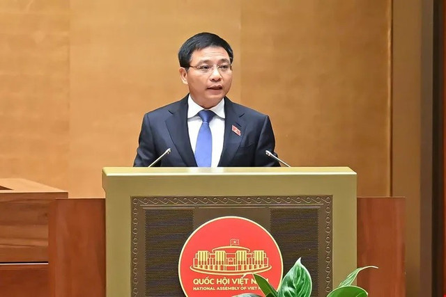 Bộ trưởng Bộ Tài chính Nguyễn Văn Thắng báo cáo tại Kỳ họp. Ảnh: Quochoi.vn 3.jpg