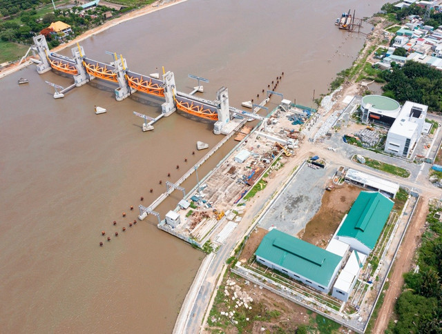 Dự án Giải quyết ngập do triều khu vực TP HCM có xét đến yếu tố biến đổi khí hậu giai đoạn 1 có tổng mức đầu tư gần 10.000 tỷ đồng (Ảnh: TNG) du-an-ngan-trieu-04-copy.jpg