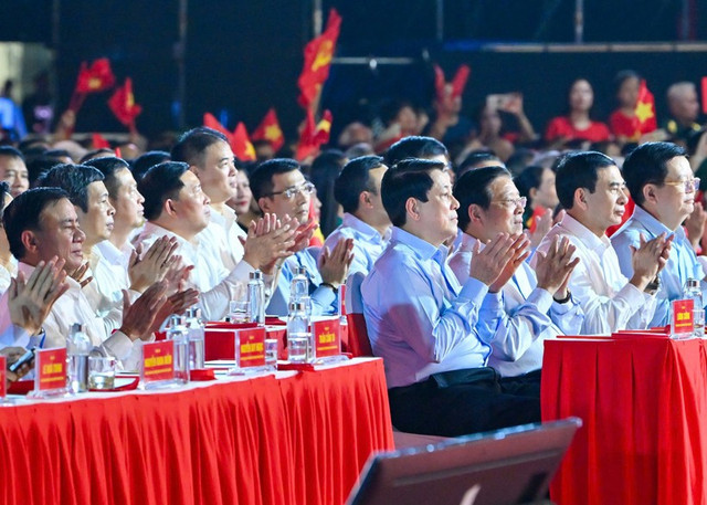 Chủ tịch nước Lương Cường dự tại điểm cầu Hà Nội. (Ảnh: THỦY NGUYÊN) thoi-co-vang-01.jpg