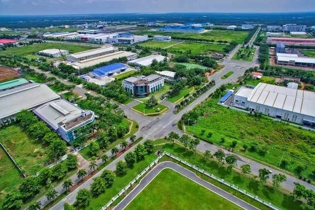 TPHCM tiếp tục nâng cấp, phát triển và hình thành mới các khu công nghệ cao với tổng diện tích khoảng 2.200 - 2.600 ha. TPHCM tiếp tục nâng cấp, phát triển và hình thành mới các khu công nghệ cao với tổng diện tích khoảng 2.200 - 2.600 ha.