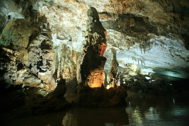 Bên trong động Phong Nha. Ảnh: Quốc Lê. 02-6722.jpg