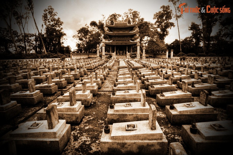 នៅក្នុងភាពវឹកវរនៃជីវិតសម័យទំនើប ទីបញ្ចុះសពដ៏ពិសេសនេះគឺជាកន្លែងដែលមនុស្សគ្រប់គ្នាឈប់ ស្តាប់សំឡេងបន្ទរពីអតីតកាល អនុញ្ញាតឱ្យព្រលឹងរបស់ពួកគេលិចលង់យ៉ាងជ្រៅ និងយល់ច្បាស់ពីតម្លៃនៃពាក្យទាំងពីរ 0-n-07.jpg