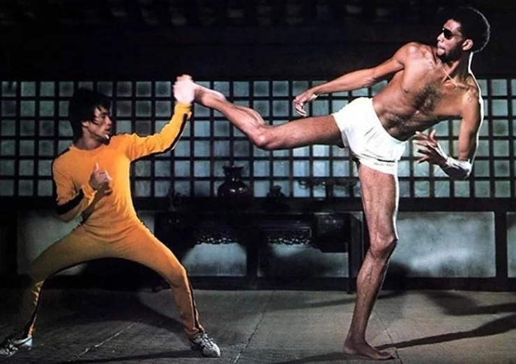 Bruce Lee (áo vàng) và Kareem Bruce Lee (áo vàng) và Kareem