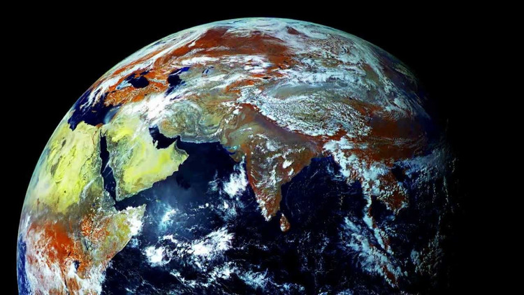 Ngoài yếu tố Mặt Trăng, các hoạt động của con người như băng tan và khai thác nước ngầm cũng góp phần làm thay đổi tốc độ quay của Trái Đất.